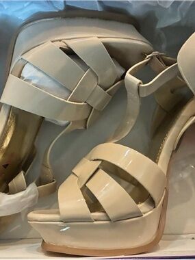 Shoe Dezigns SZ 9 Beige Heels Lauren-87 Women
